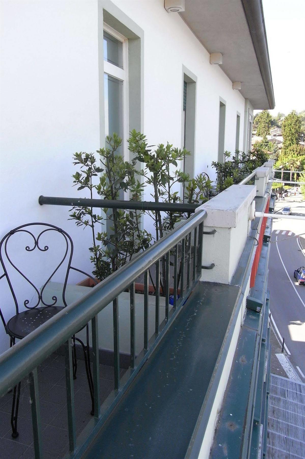 Albergo Del Sole Porto Valtravaglia Exterior foto