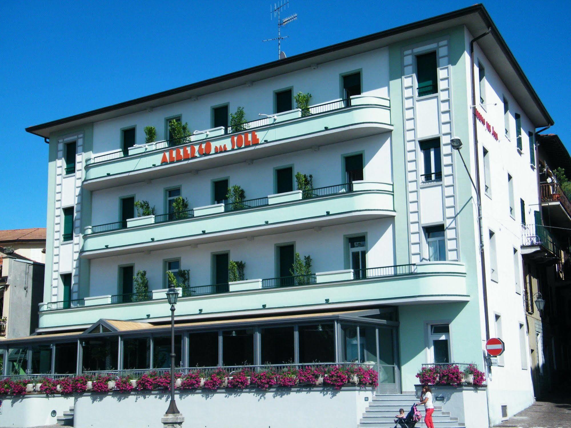 Albergo Del Sole Porto Valtravaglia Exterior foto